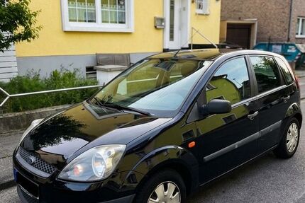 Ford Fiesta 123.256 km 1.500 &euro; Troisdorf 53842