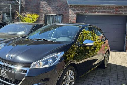 Peugeot 208 153.000 km 4.850 &euro; Solingen 42651