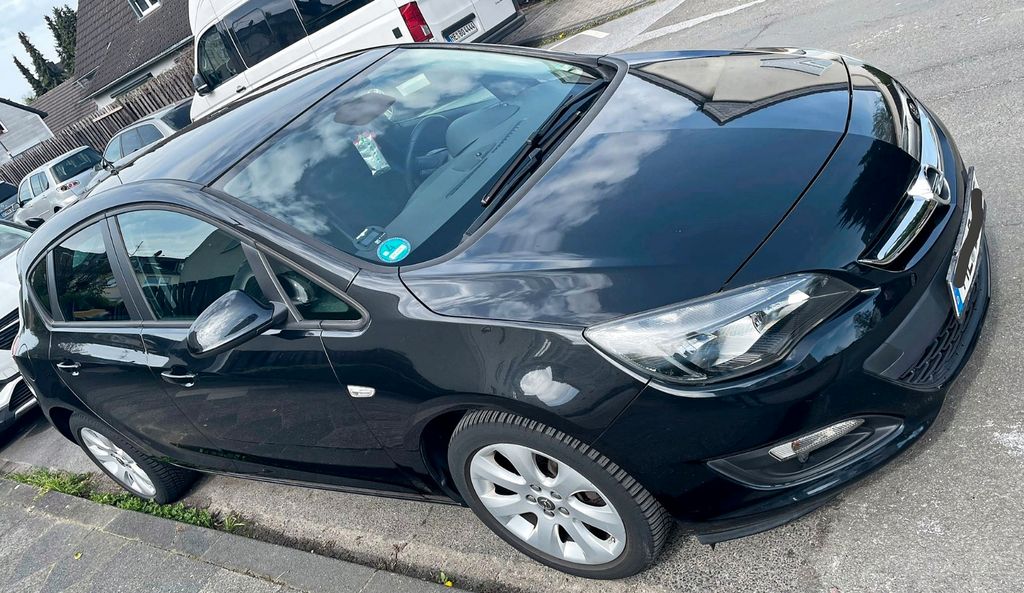 Opel Astra 67.035 km 8.200 &euro; Hilden 40724
