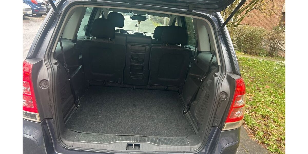 Opel Zafira Life 182.000 km 3.900 &euro; Köln 51109