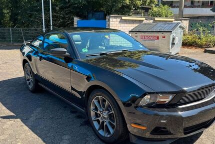 Ford Mustang 228.000 km 10.800 &euro; Köln 50737