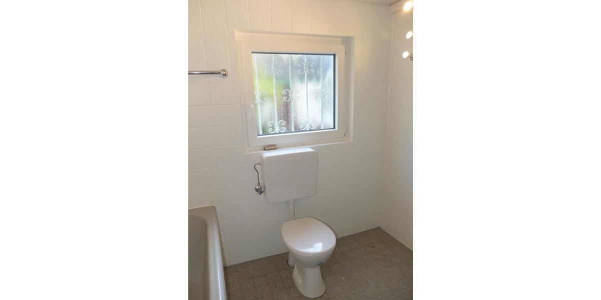 Büro- oder Servicefläche in exponierter Lage von Solingen-Wald! zimmer