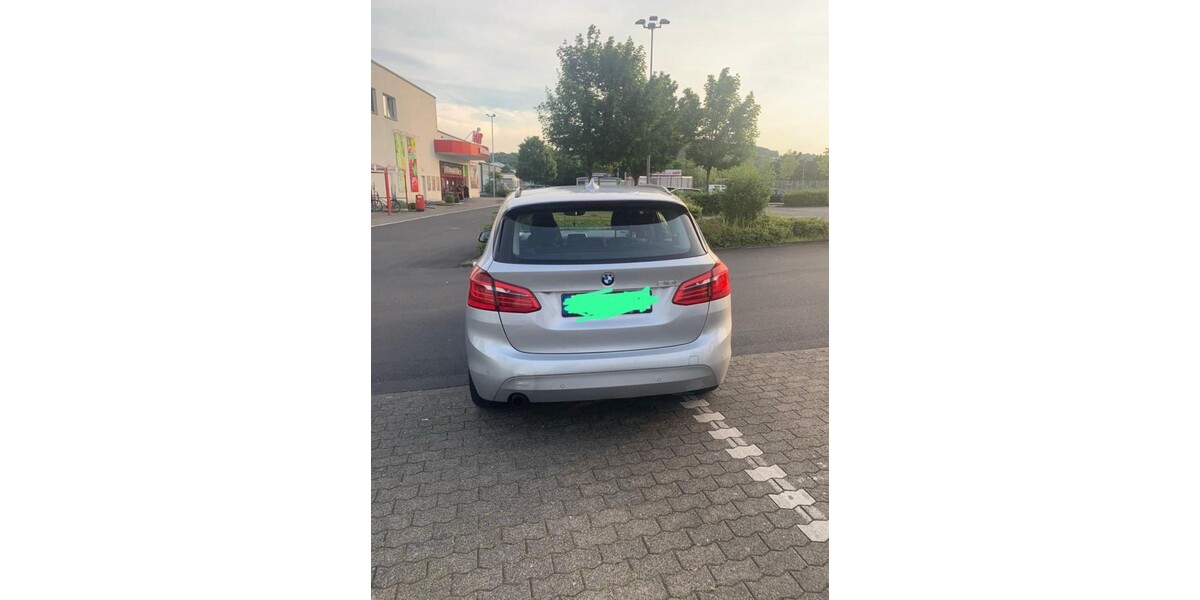 BMW 218 150.000 km 7.000 € Bonn 53111