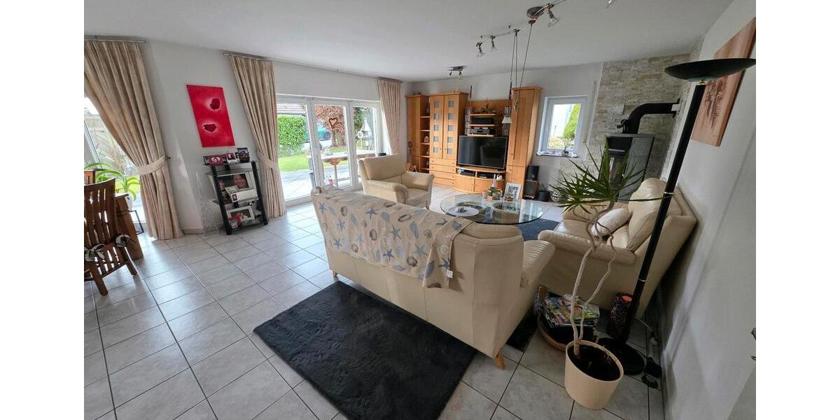 Einfamilienhaus Bergisch Gladbach - 2 Zimmer, 154 m&sup2;, 2.500&euro; | Angebot:24829509