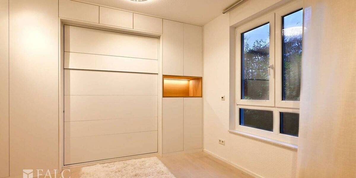 Komfortabel, ruhig, begehrt -Ruheoase in zentraler Lage -Wohnen mit Garten und Tiefgaragenstellplatz 3 zimmer