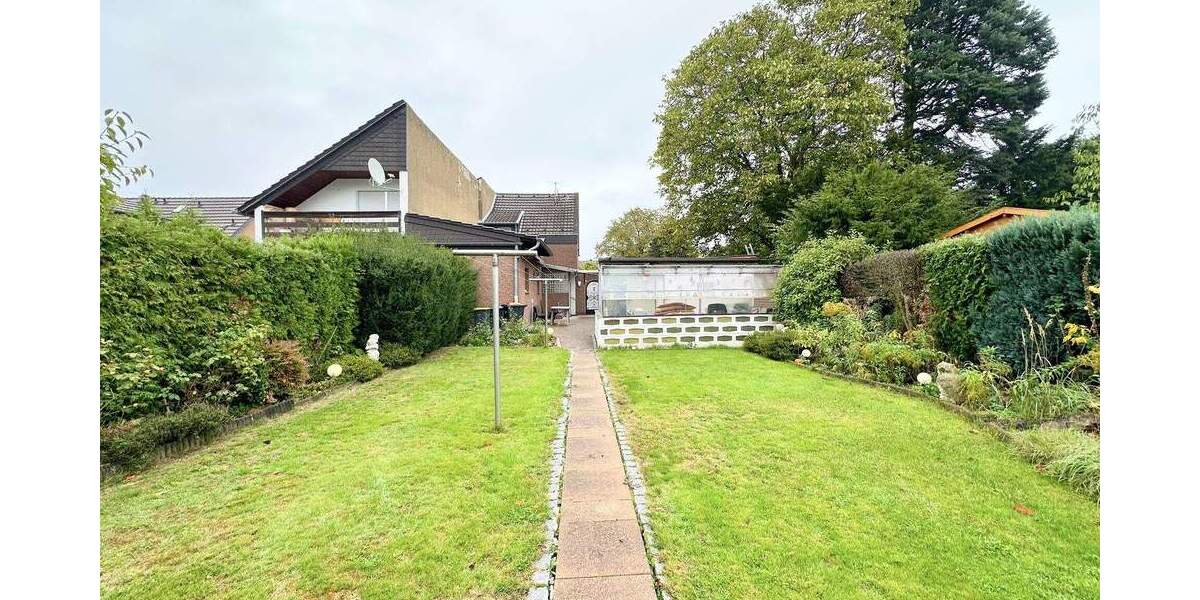 Doppelhaushälfte mit viel Potenzial, großzügigen Garten, Garage und Stellplätzen 5 zimmer