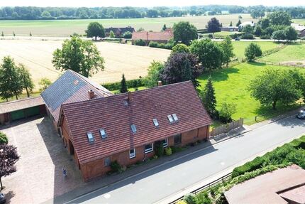 Bauernhof mit arrondierten Weide- und Ackerflächen, ideal für Pferdehaltung
