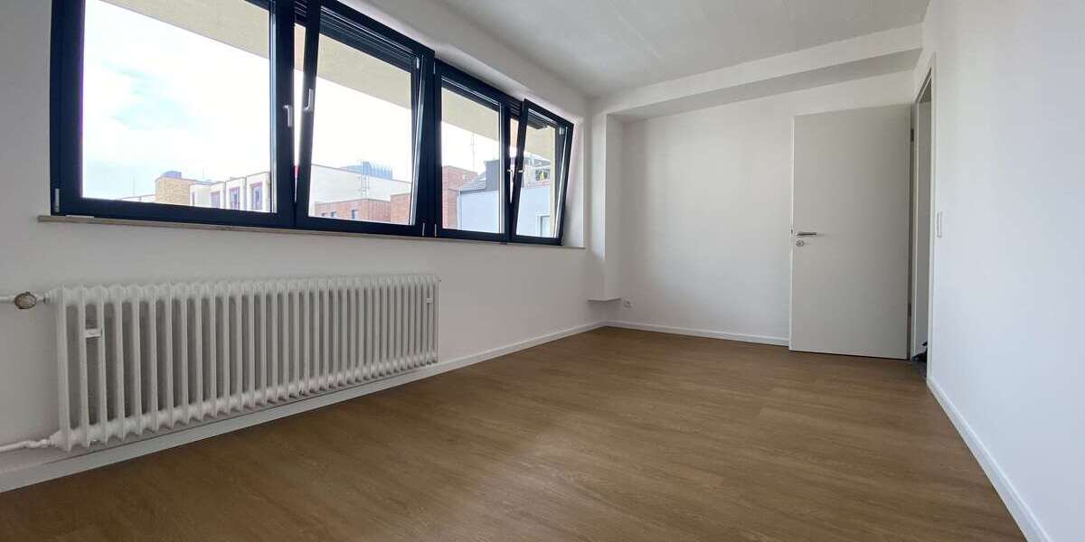 Etagenwohnung Köln Altstadt-Nord - 5 Zimmer, 24 m&sup2;, 590&euro; | Angebot:27084252