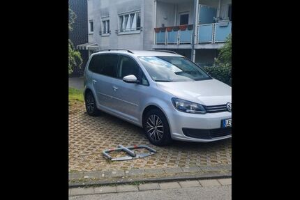 VW Touran 178.500 km 7.499 &euro; Leverkusen 51371
