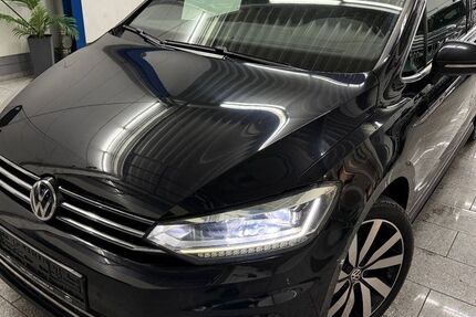 VW Touran 175.687 km 17.633 &euro; Köln 50829
