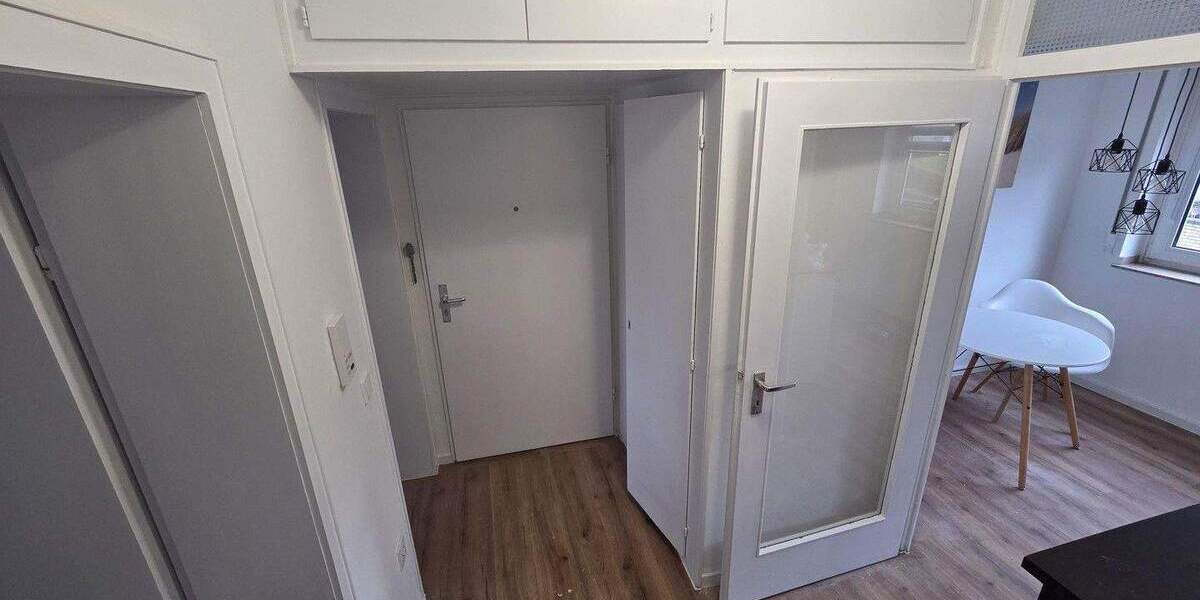 ACHTUNG ! VOLL Möblierte und Renovi. 2-Zimmer Wohnung DIREKT GÖRLINGER ZENTRUM 2 zimmer