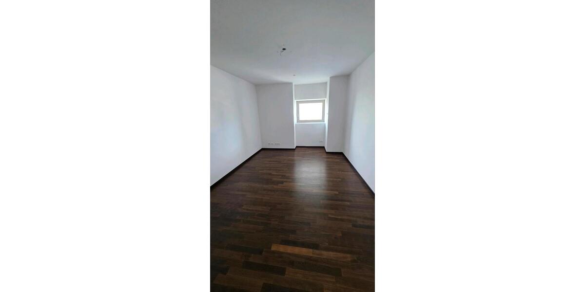 Etagenwohnung Sankt Augustin - 3 Zimmer, 110 m&sup2;, 2.990&euro; | Angebot:26399892