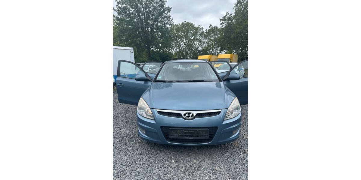 Hyundai i30 212.465 km 2.000 &euro; Köln 50739