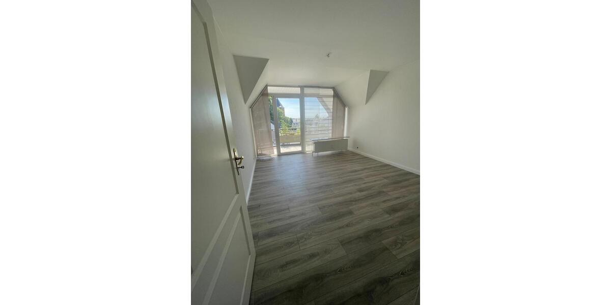 Dachgeschoßwohnung Niederkassel - 2 Zimmer, 63 m&sup2;, 239.000&euro; | Angebot:26056558