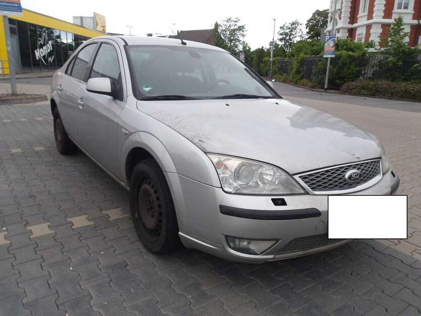 Ford Mondeo 215.000 km 900 € Siegburg 53721