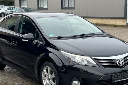 Toyota Avensis 220.340 km 7.950 &euro; Bornheim 53332