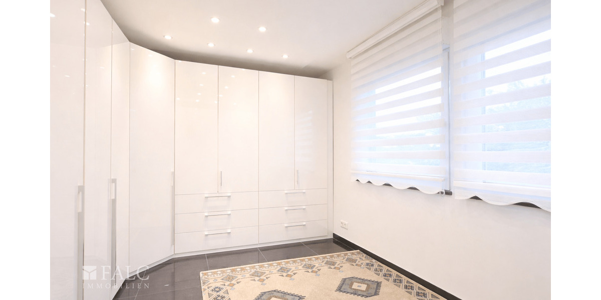 Einfamilienhaus Köln Esch/Auweiler - 8 Zimmer, 288 m&sup2;, 1.099.000&euro; | Angebot:24874472