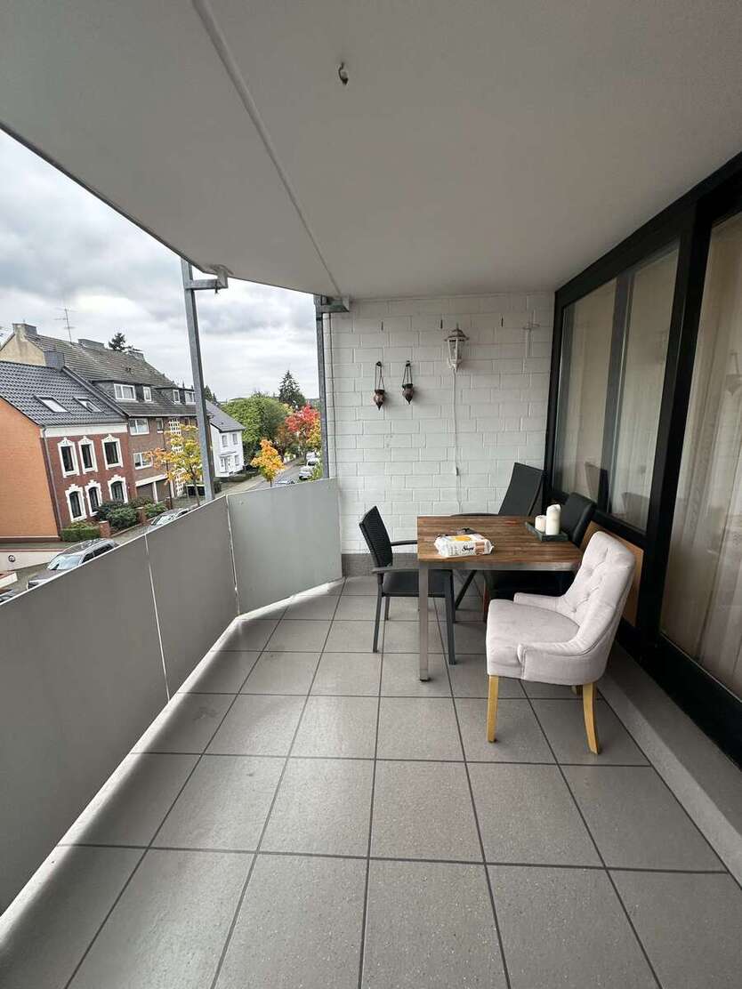 Wohnung zum Mieten in Troisdorf 1.300 € 90 m² 3 zimmer