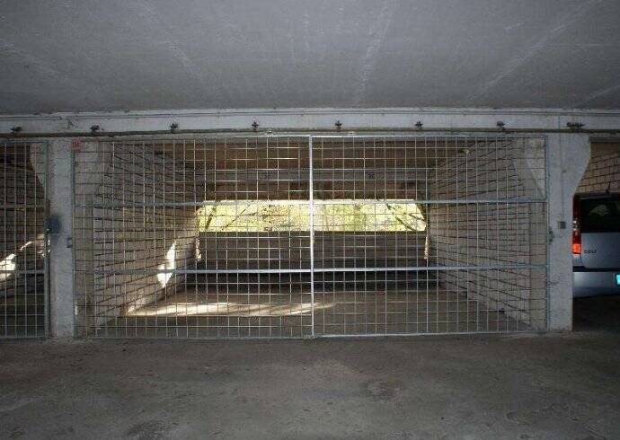 ***Vielseitig nutzbare Doppel-Garage in Köln-Porz mit Licht und Strom*** zimmer