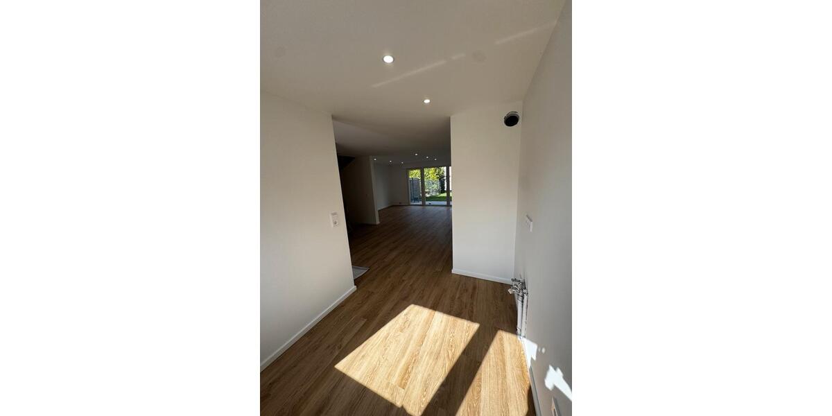 Reihenhaus Siegburg - 6 Zimmer, 170 m&sup2;, 2.690&euro; | Angebot:26148466