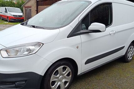 Ford Transit Courier 145.834 km 5.990 &euro; Leverkusen 51381