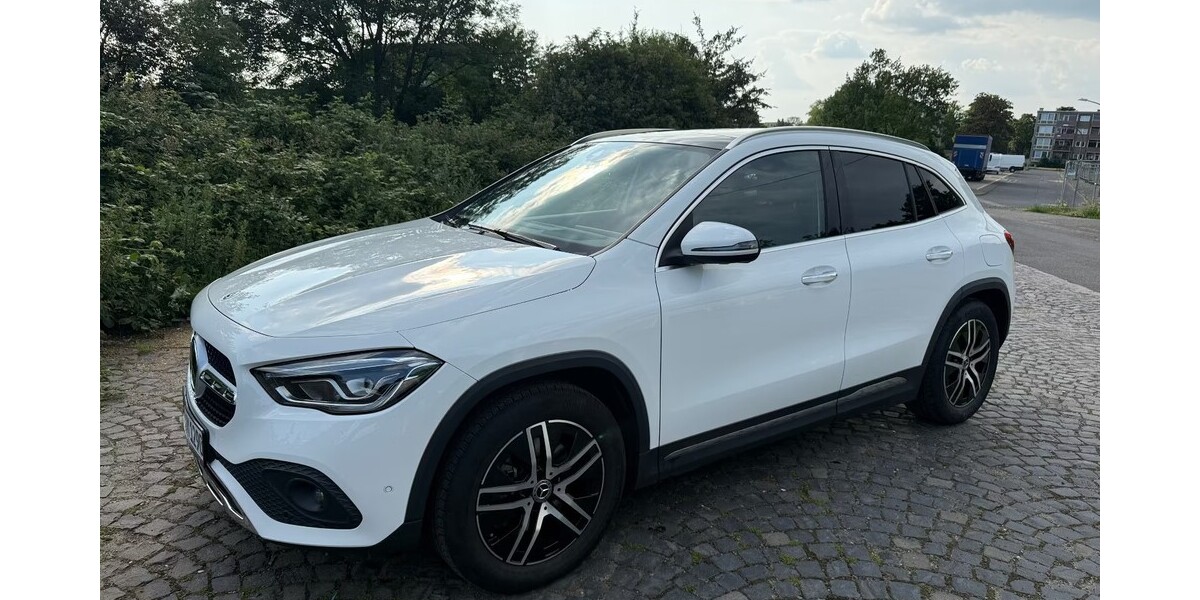 Mercedes-Benz GLA-Klasse 77.300 km 32.900 &euro; Köln 50667