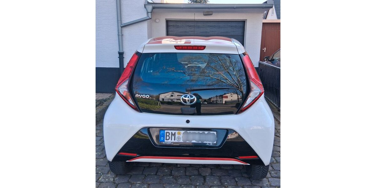 Toyota Aygo (X) 18.761 km 11.700 &euro; Wesseling 50389