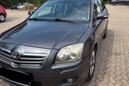 Toyota Avensis 375.985 km 1.500 &euro; Köln 50698