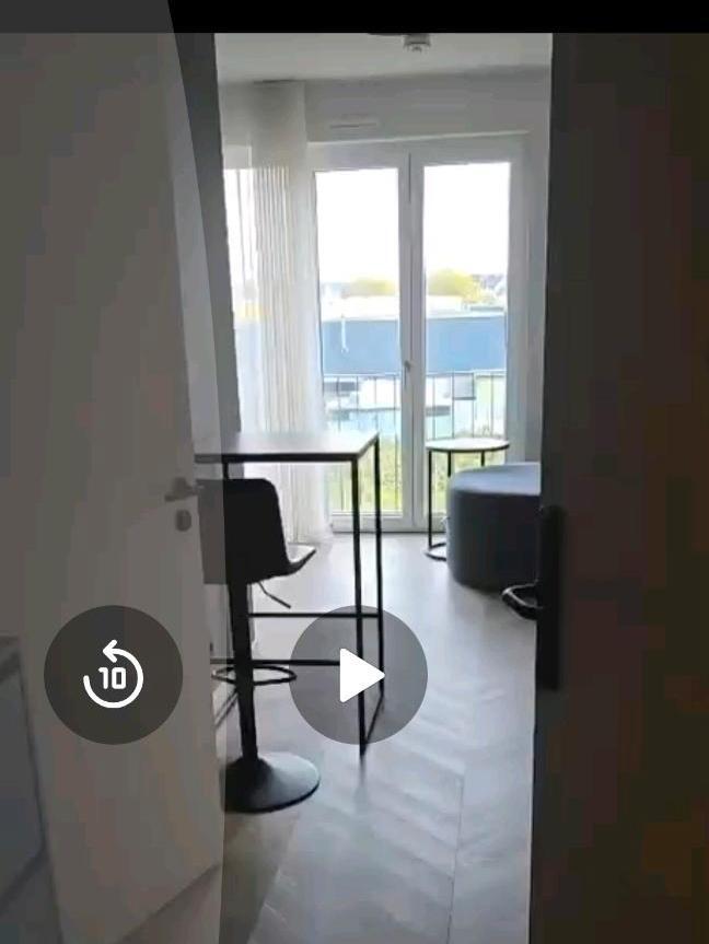 Voll möbliertes Studio Apartment zur Untermiete in Düsseldorf zimmer