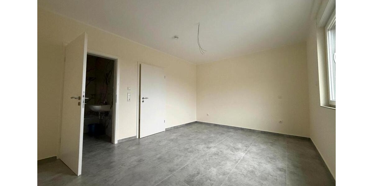 Etagenwohnung Bedburg - 4 Zimmer, 100 m&sup2;, 1.700&euro; | Angebot:24478598