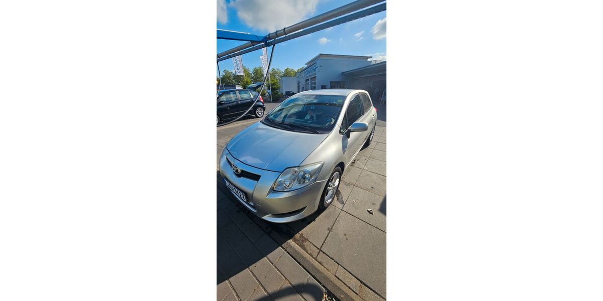 Toyota Auris 190.500 km 4.100 &euro; Köln 51107