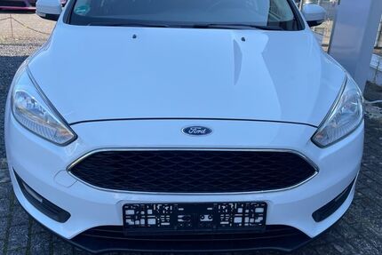 Ford Focus 32.900 km 9.490 € Bergheim 50129