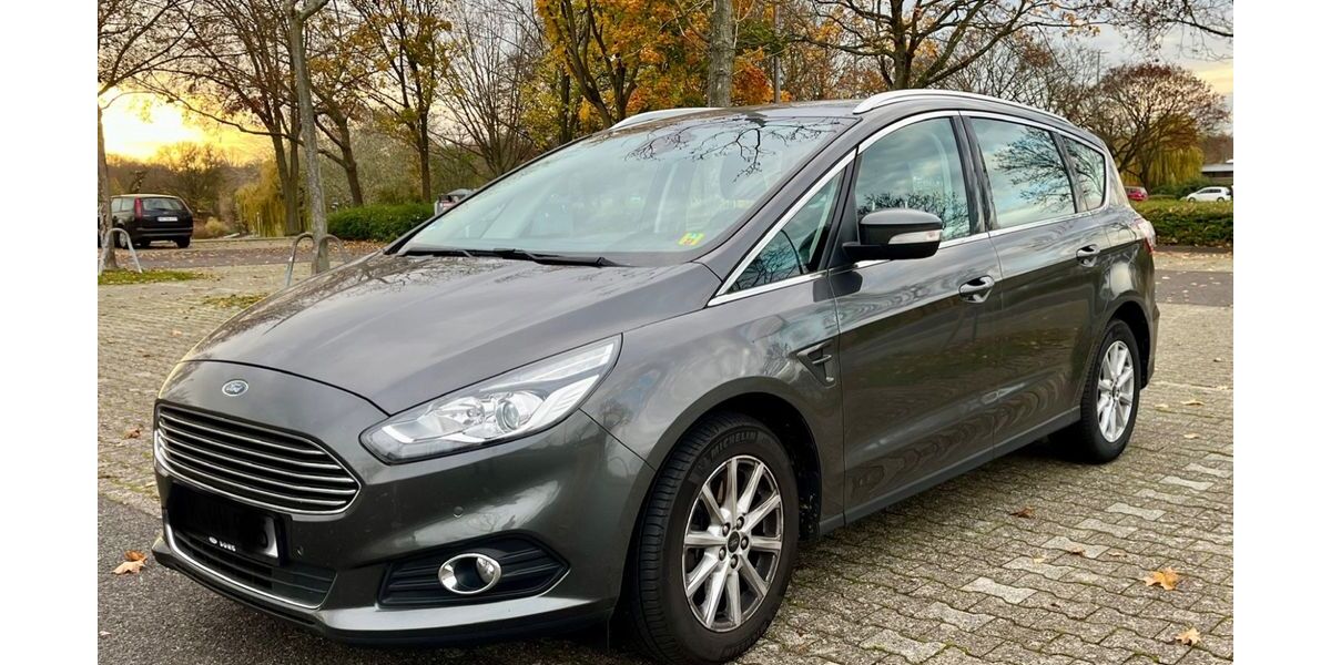 Ford S-Max 104.000 km 17.900 &euro; Köln 50737
