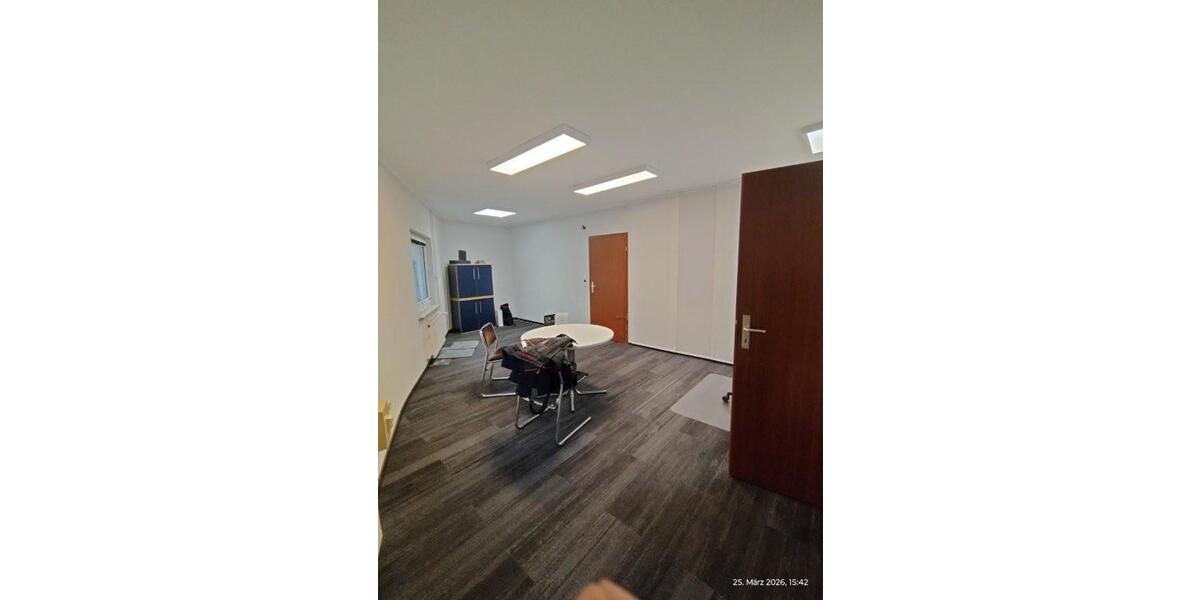 Köln-Ehrenfeld (Bickendorf) U-Bahn-Haltestelle Akazienweg freitragende Lagerhalle mit Büro und Ausstellungsfläche (ca. 850 m²) + Außenfläche - Gewerbeobjekt Köln Ehrenfeld | Angebot:26794414