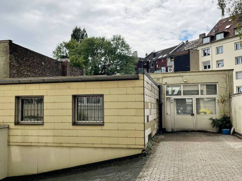 HalleKreativfläche mit Büro und Lagerkeller, Hintergebäude, LieferzufahrtTor, provisionsfrei