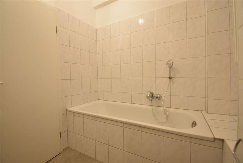 RENOVIERT! Apartment mit Balkon & Wintergarten zu vermieten zimmer