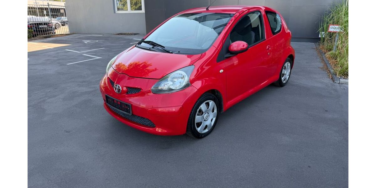 Toyota Aygo (X) 68.000 km 2.600 &euro; Köln 50739
