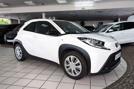 Toyota Aygo (X) 92.000 km 12.799 &euro; Hilden 40721