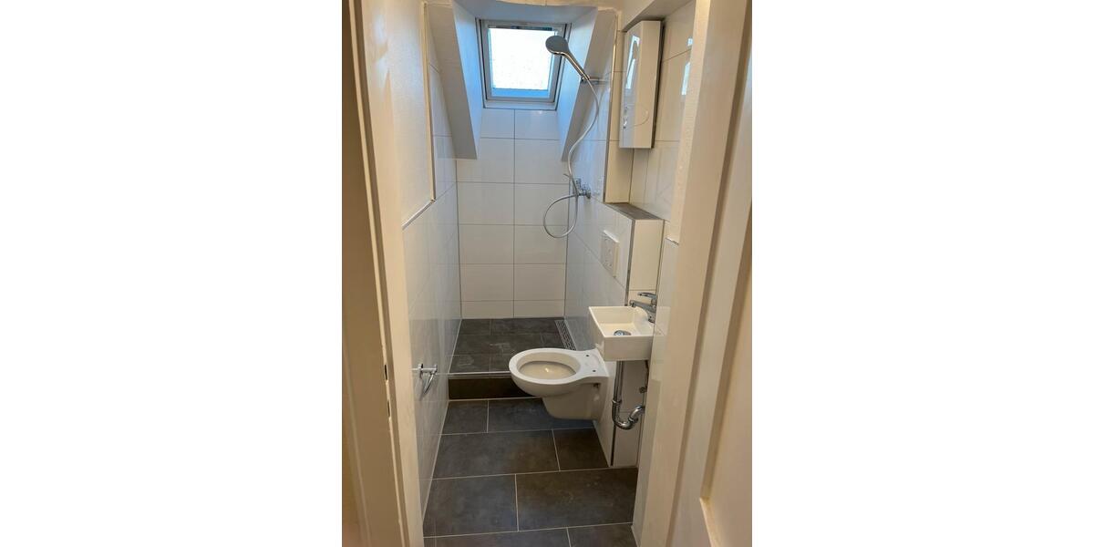 Dachgeschoßwohnung Bonn Tannenbusch - 2 Zimmer, 40 m&sup2;, 650&euro; | Angebot:26135839