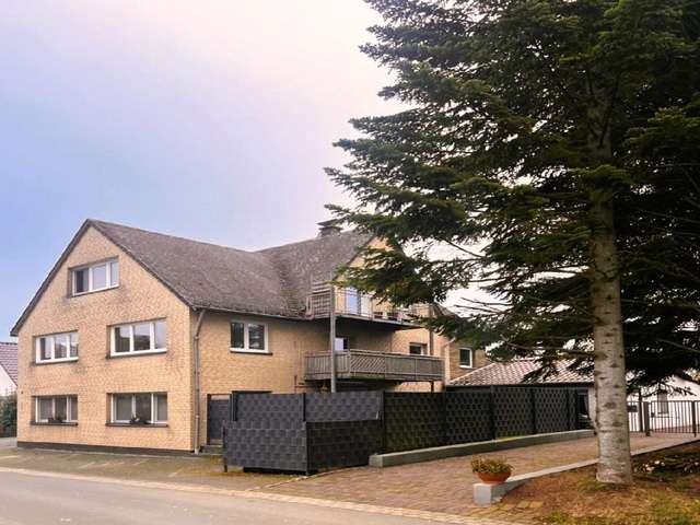 Haus zum Kaufen in Hennef 600.000 € 333 m²