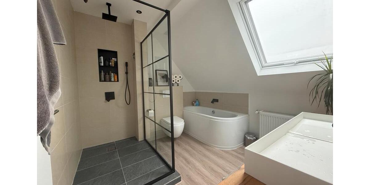 Doppelhaushälfte Leverkusen - 4 Zimmer, 135 m&sup2;, 2.350&euro; | Angebot:26295249