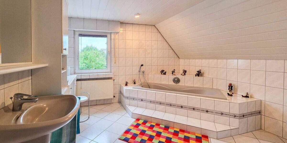 Mehrfamilienhaus, Wohnhaus Troisdorf Bergheim - 8 Zimmer, 204 m&sup2;, 449.000&euro; | Angebot:25278776