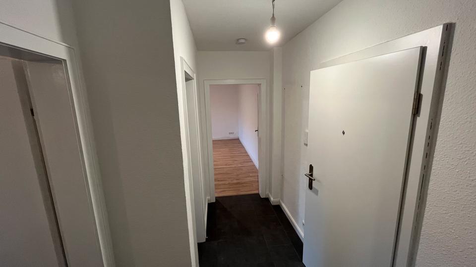 Etagenwohnung Solingen - 1 Zimmer, 43 m&sup2;, 430&euro; | Angebot:25234450