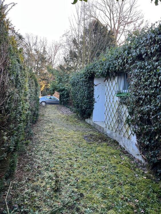 Haus mit riesigem Grundstück!! Mit bestätigter Bauvoranfrage!!