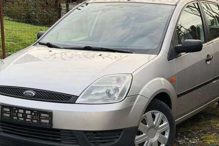 Ford Fiesta 132.000 km 2.250 &euro; Solingen 42699