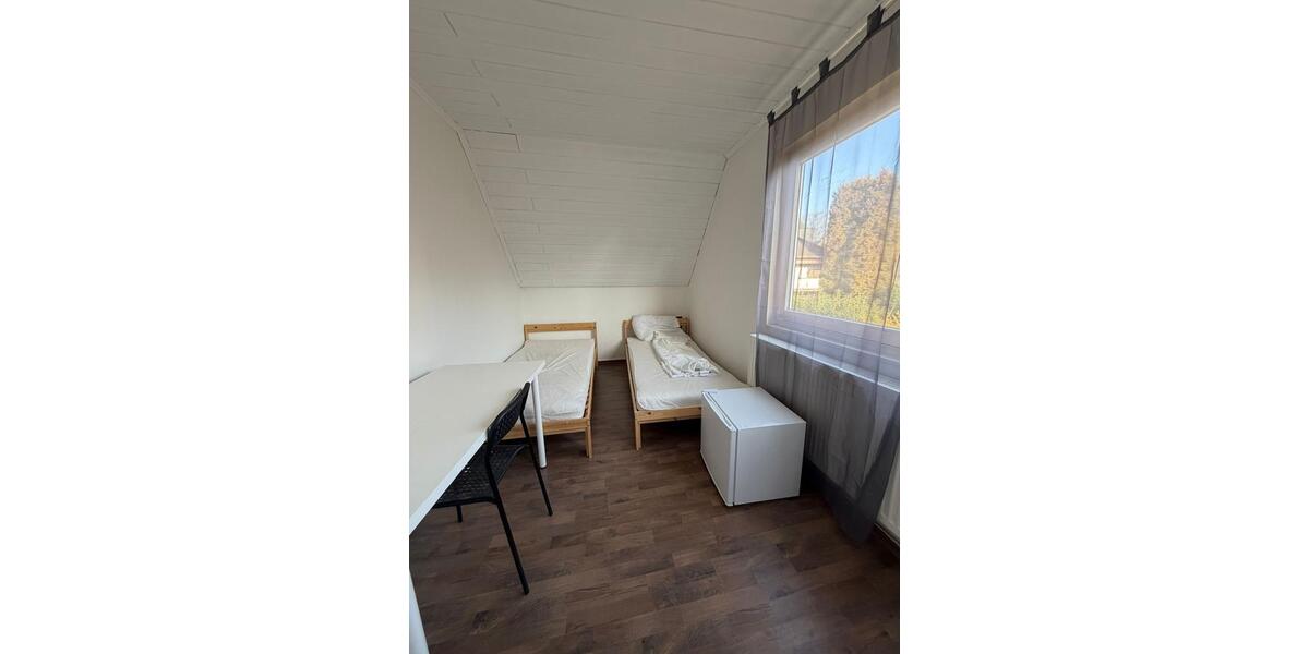 Einfamilienhaus Leverkusen Bergisch Neukirchen - 8 Zimmer, 180 m&sup2;, 3.500&euro; | Angebot:25280776
