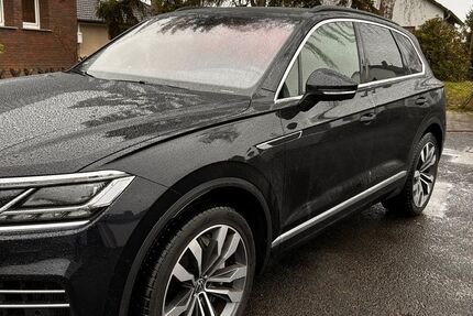 VW Touareg 30.500 km 48.500 &euro; Leverkusen 51371