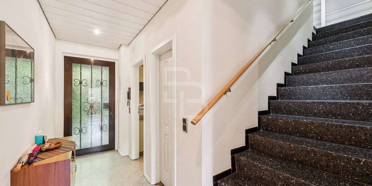 Reihenmittelhaus Köln Neubrück - 7 Zimmer, 164 m&sup2;, 595.000&euro; | Angebot:26778460