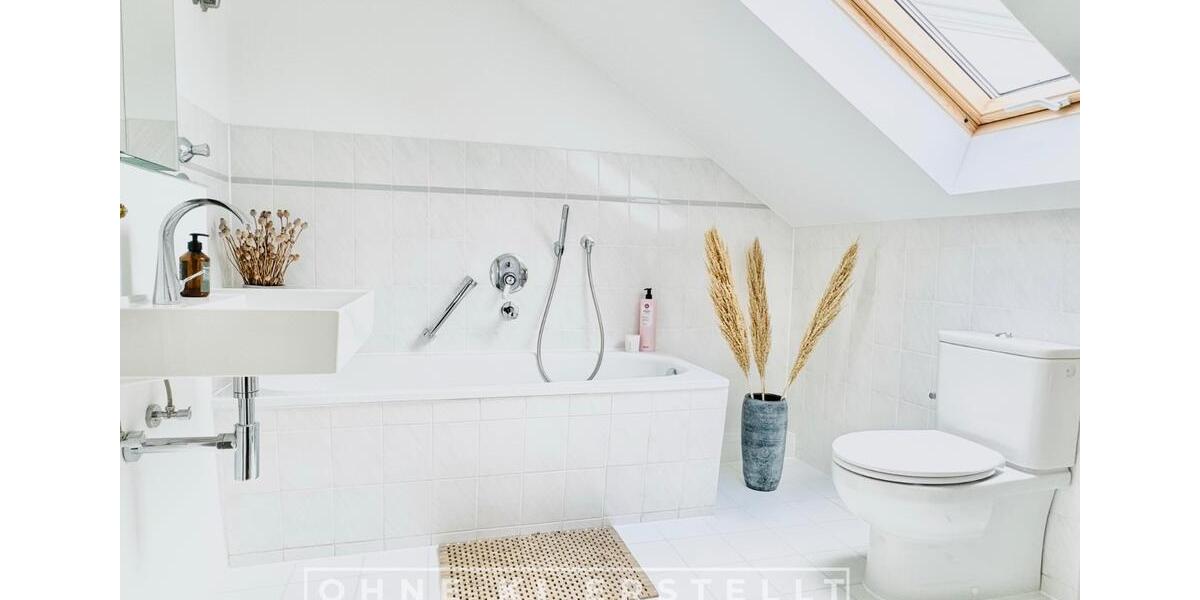 Dachgeschoßwohnung Bornheim - 3.5 Zimmer, 140 m&sup2;, 550.000&euro; | Angebot:27438482