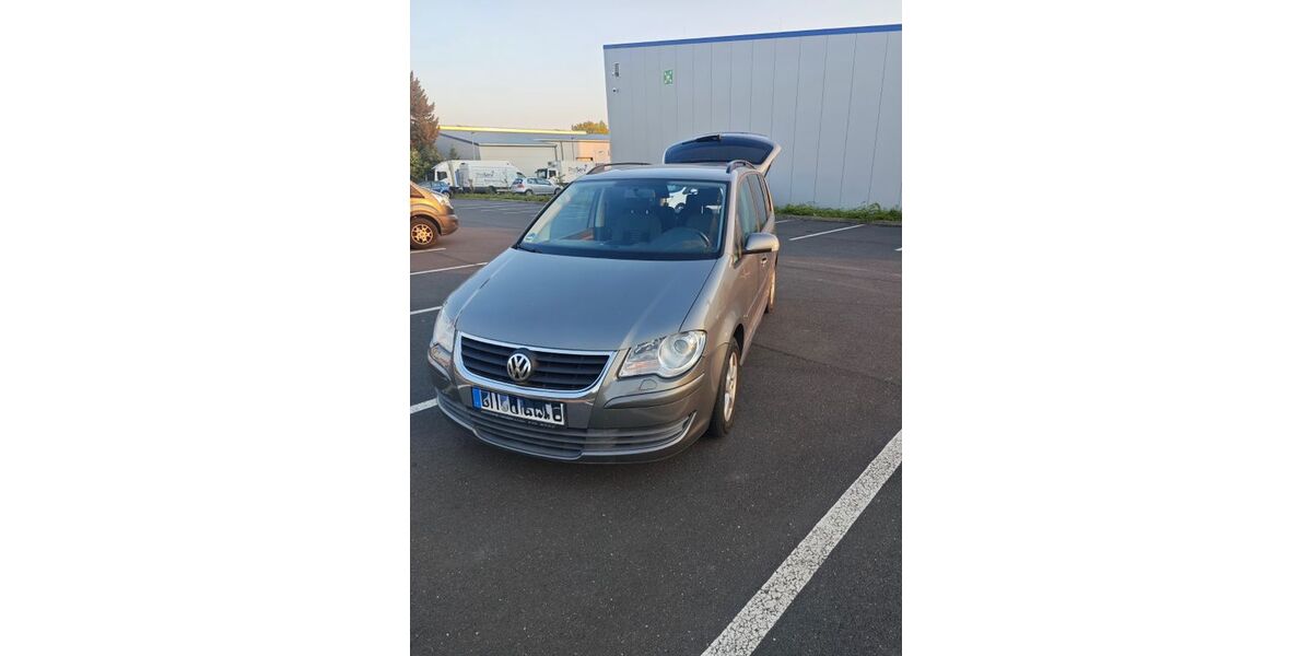 VW Touran 225.948 km 1.700 &euro; Pulheim 50259